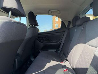 Toyota Yaris 1.5 Hybrid Design 5dr CVT