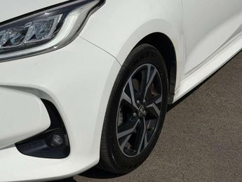 Toyota Yaris 1.5 Hybrid Design 5dr CVT