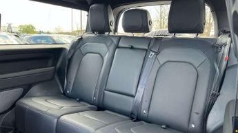 Land Rover Defender 3.0 D300 X-Dynamic HSE 90 3dr Auto