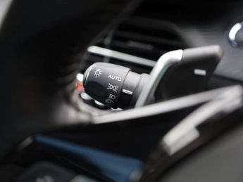 Peugeot 208 1.2 PureTech 100 Allure 5dr EAT8