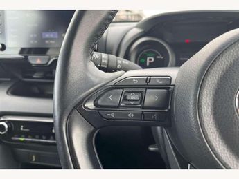 Toyota Yaris 1.5 Hybrid Design 5dr CVT