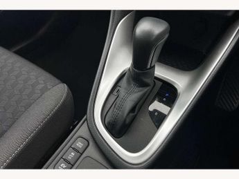 Toyota Yaris 1.5 Hybrid Design 5dr CVT