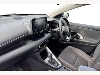 Toyota Yaris 1.5 Hybrid Design 5dr CVT
