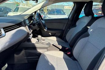 Renault Clio 1.6 E-TECH full hybrid 145 Evolution 5dr Auto