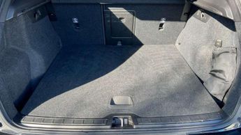 Volvo XC40 2.0 B3P Core 5dr Auto