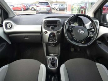 Toyota Aygo 1.0 VVT-i X-Play 5dr x-shift