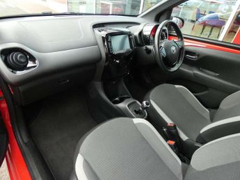 Toyota Aygo 1.0 VVT-i X-Trend TSS 5dr x-shift