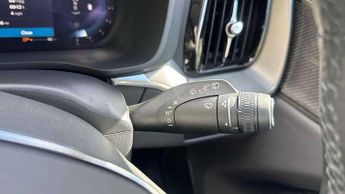 Volvo XC60 2.0 B4P Plus Dark 5dr Geartronic