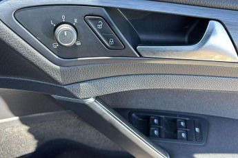 Volkswagen Golf 99kW e-Golf 35kWh 5dr Auto