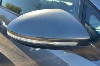 Volkswagen e-Golf 99kW e-Golf 35kWh 5dr Auto