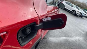 Volvo XC40 2.0 B4P Plus Dark 5dr Auto