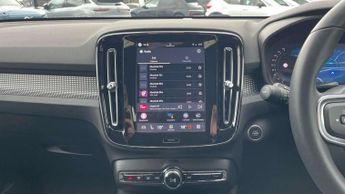 Volvo XC40 2.0 B4P Plus Dark 5dr Auto