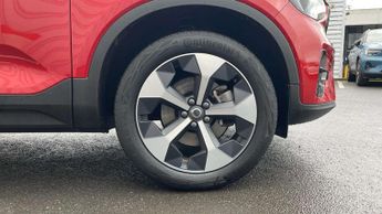 Volvo XC40 2.0 B4P Plus Dark 5dr Auto