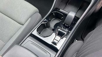 Volvo XC40 2.0 B3P Plus Dark 5dr Auto