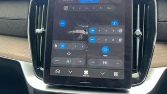 Volvo XC90 2.0 B5P Plus Dark 5dr AWD Geartronic