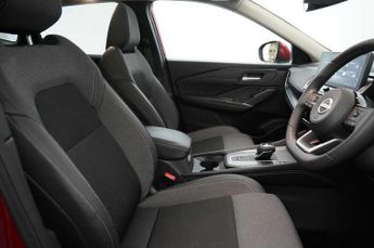Nissan Qashqai 1.3 DiG-T MH 158 N-Connecta 5dr Xtronic