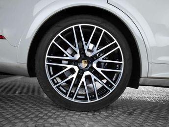 Porsche Cayenne E-Hybrid 5dr Tiptronic S