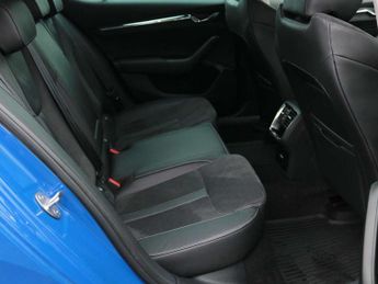 Skoda Octavia 1.4 TSI iV SE L DSG 5dr