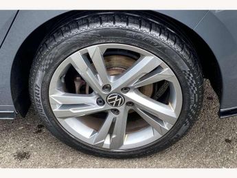 Volkswagen Golf 1.5 eTSI 150 R-Line 5dr DSG