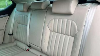 Skoda Superb 2.0 TDI CR SE L Executive 5dr DSG [7 Speed]
