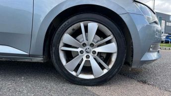 Skoda Superb 2.0 TDI CR SE L Executive 5dr DSG [7 Speed]
