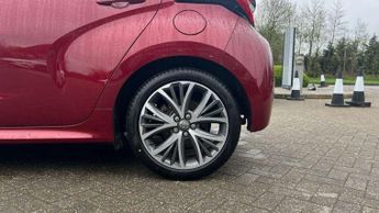 Toyota Yaris 1.5 Hybrid Excel 5dr CVT