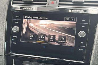 Volkswagen Golf 2.0 TDI R-Line 5dr DSG