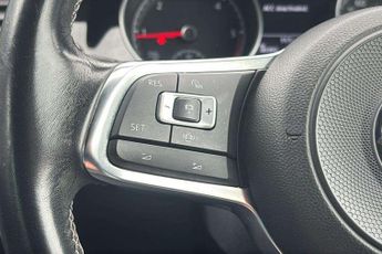 Volkswagen Golf 2.0 TDI R-Line 5dr DSG