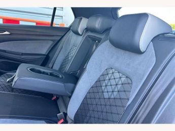 Volkswagen Golf 1.5 eTSI 150 R-Line 5dr DSG
