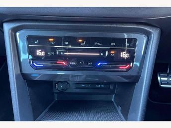 Volkswagen Tiguan 2.0 TDI R-Line 5dr DSG