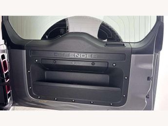 Land Rover Defender 3.0 D300 X-Dynamic SE 110 5dr Auto