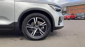 Volvo XC40 2.0 B3P Plus Dark 5dr Auto