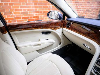 Bentley Flying Spur 6.0 W12 4dr Auto