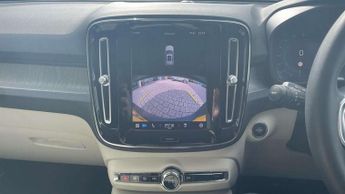 Volvo XC40 2.0 B3P Plus Dark 5dr Auto