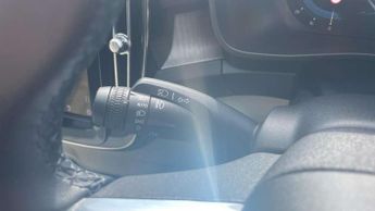 Volvo XC40 2.0 B3P Plus Dark 5dr Auto