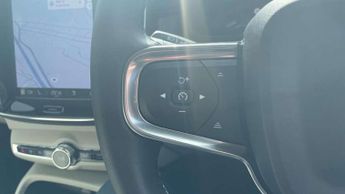 Volvo XC40 2.0 B3P Plus Dark 5dr Auto