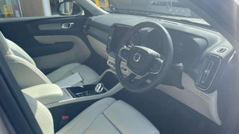 Volvo XC40 2.0 B3P Plus Dark 5dr Auto