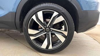 Volvo XC40 2.0 B3P Ultra Dark 5dr Auto