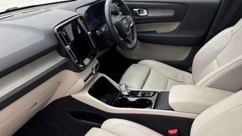Volvo XC40 2.0 B3P Ultra Dark 5dr Auto