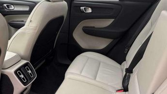 Volvo XC40 2.0 B3P Ultra Dark 5dr Auto