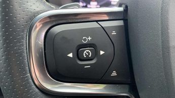 Volvo XC40 1.5 T3 [163] R DESIGN Pro 5dr Geartronic