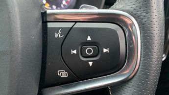 Volvo XC40 1.5 T3 [163] R DESIGN Pro 5dr Geartronic