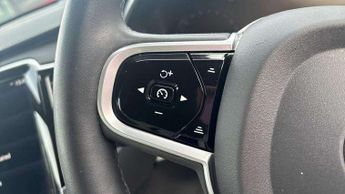 Volvo XC90 2.0 B5D [235] R DESIGN 5dr AWD Geartronic