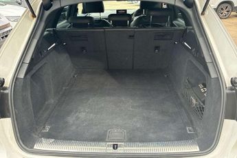 Audi A4 Avant 35 TDI Black Edition 5dr S Tronic
