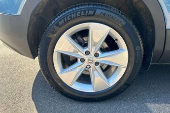 Volvo XC40 2.0 B3P Core 5dr Auto