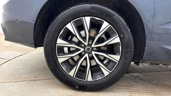 Volvo XC60 2.0 B5P Plus Dark 5dr AWD Geartronic