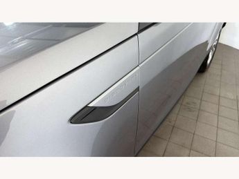 Land Rover Discovery 3.0 D300 S 5dr Auto