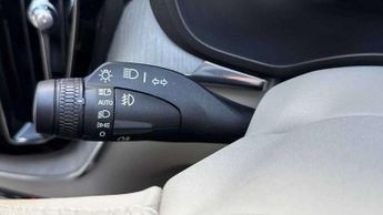 Volvo XC60 2.0 B5P Plus Dark 5dr AWD Geartronic