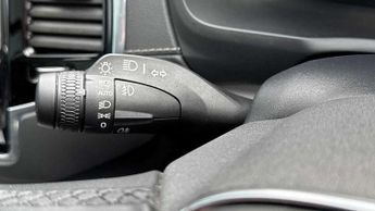 Volvo XC90 2.0 B5D [235] Plus Dark 5dr AWD Geartronic