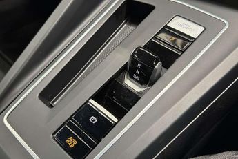 Volkswagen Golf 1.5 eTSI 150 Life 5dr DSG